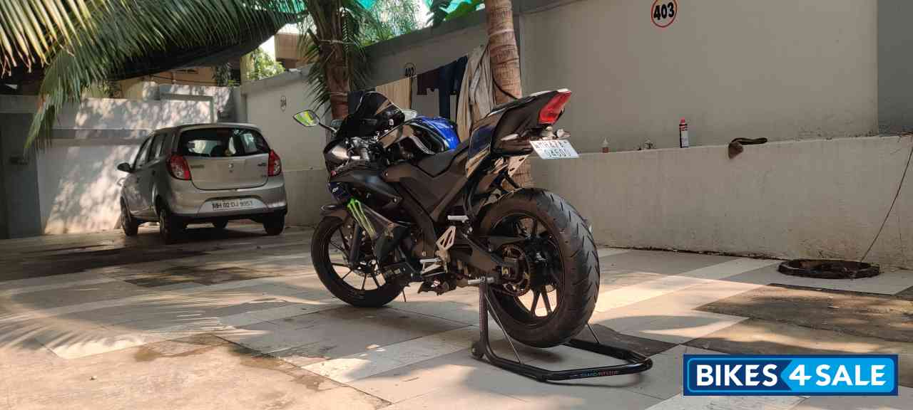 Black Monster Edition Yamaha YZF R15 V3