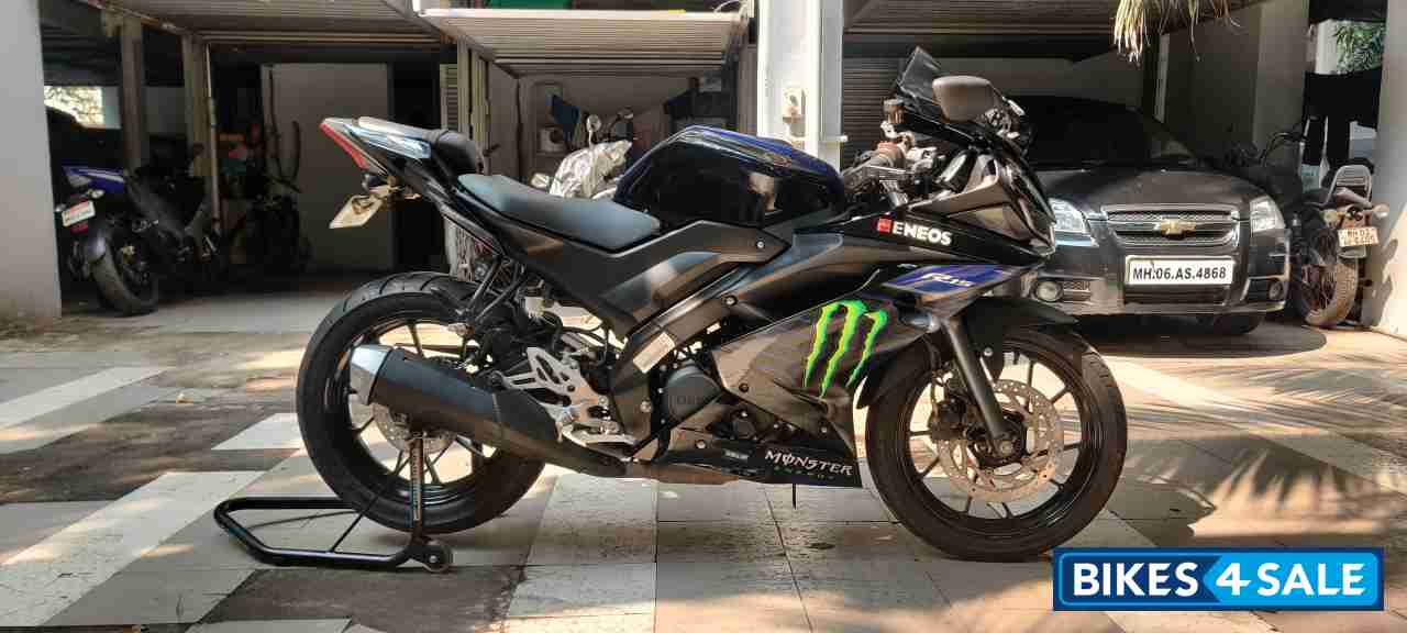 Black Monster Edition Yamaha YZF R15 V3