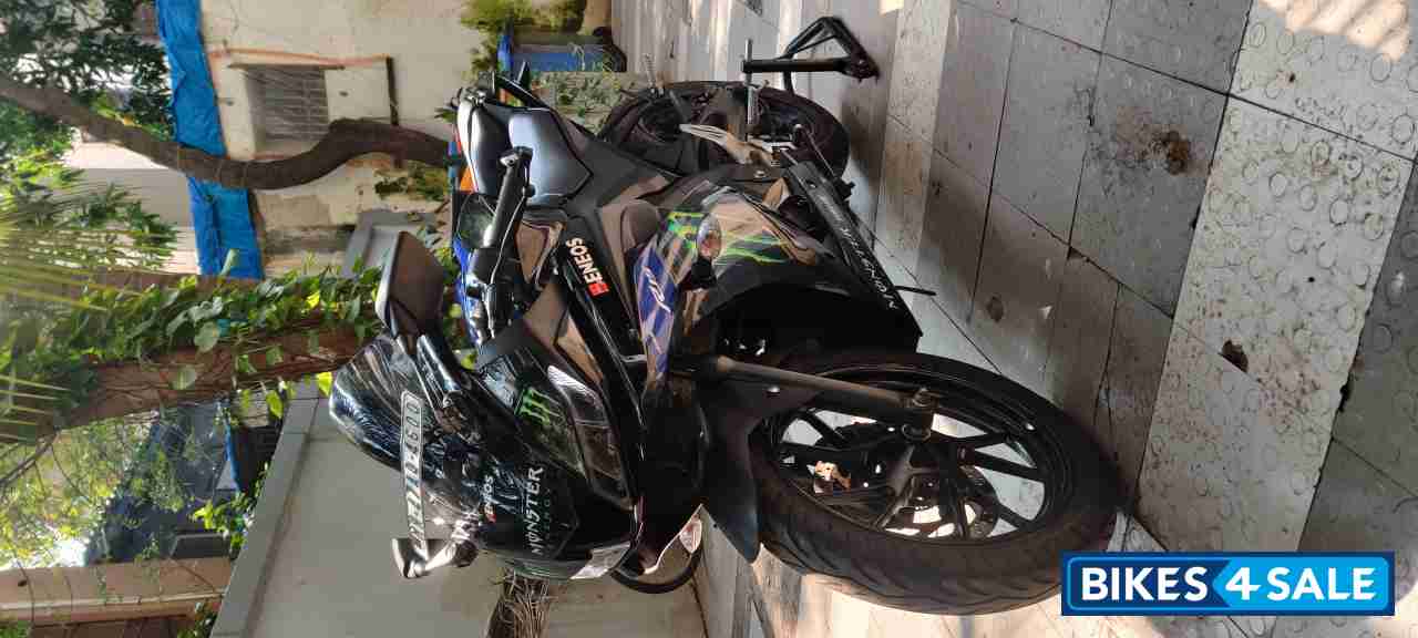 Black Monster Edition Yamaha YZF R15 V3