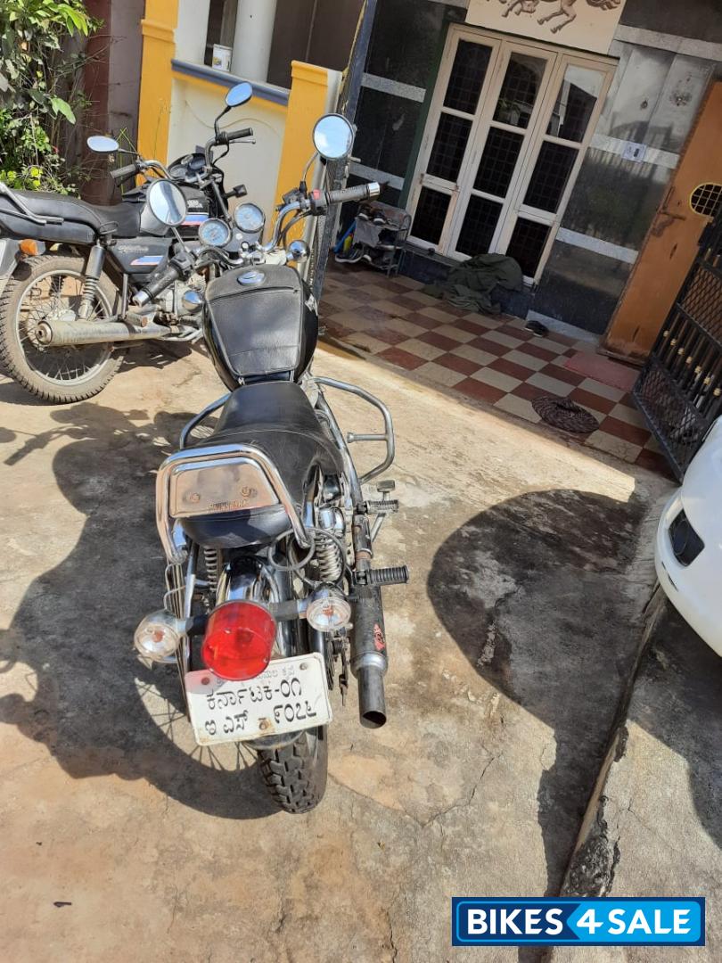 Black Royal Enfield Thunderbird 350 Black Royal Enfield Thunderbird 350