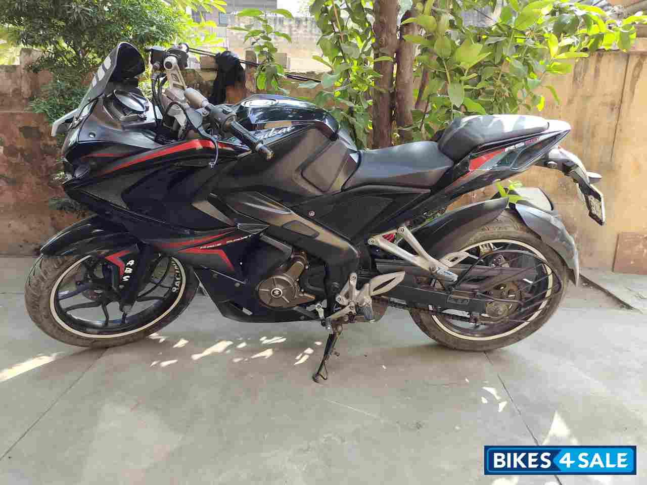 Bajaj Pulsar RS 200
