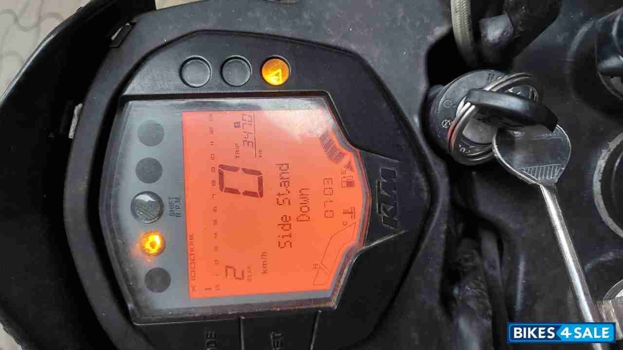 White /orange KTM Duke 200