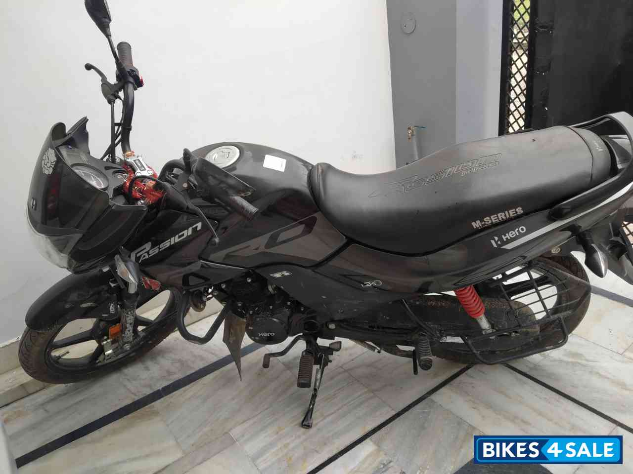 Black Hero Passion Pro BS6 Black Hero Passion Pro BS6