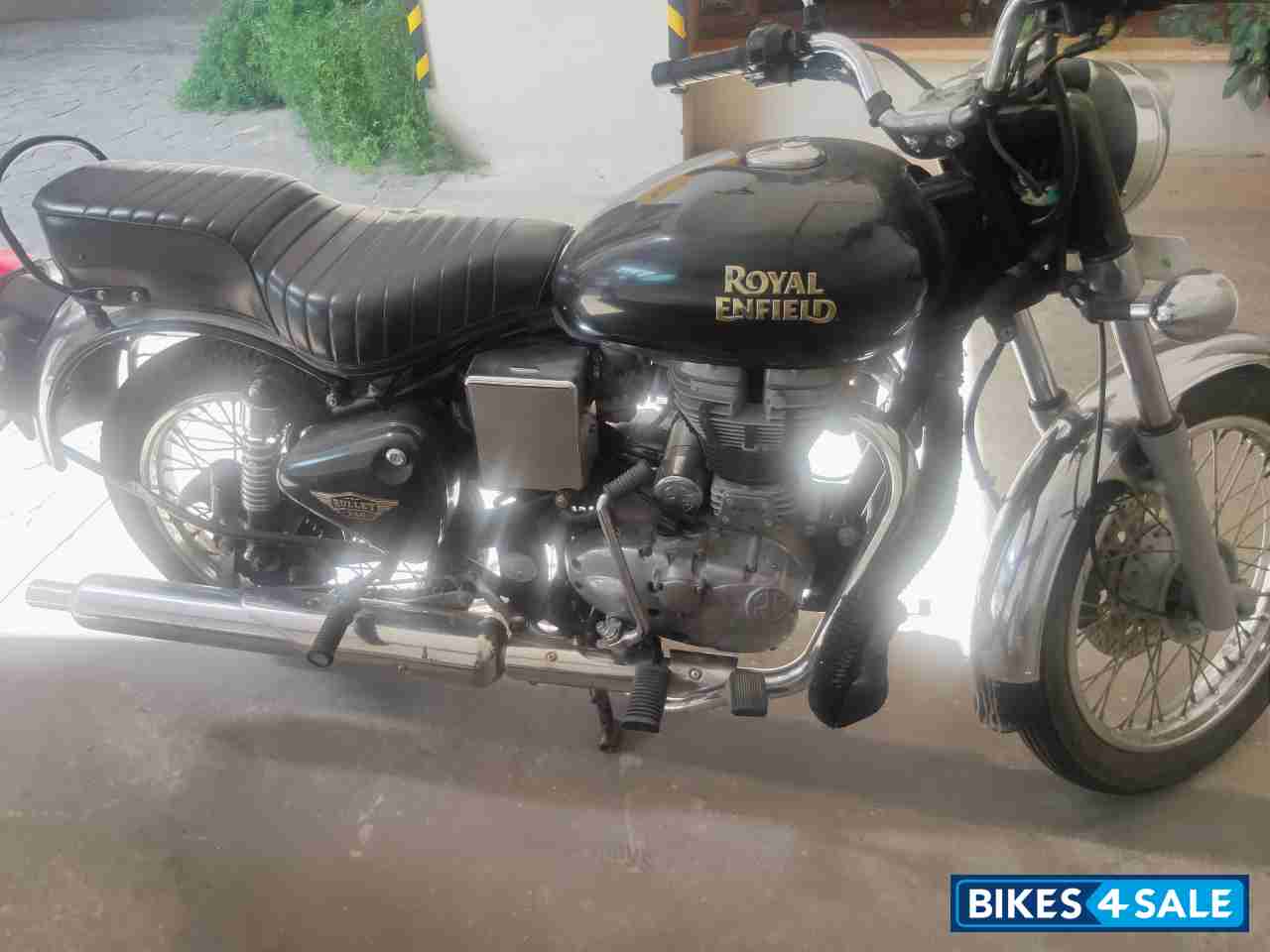 Black Royal Enfield Bullet Electra
