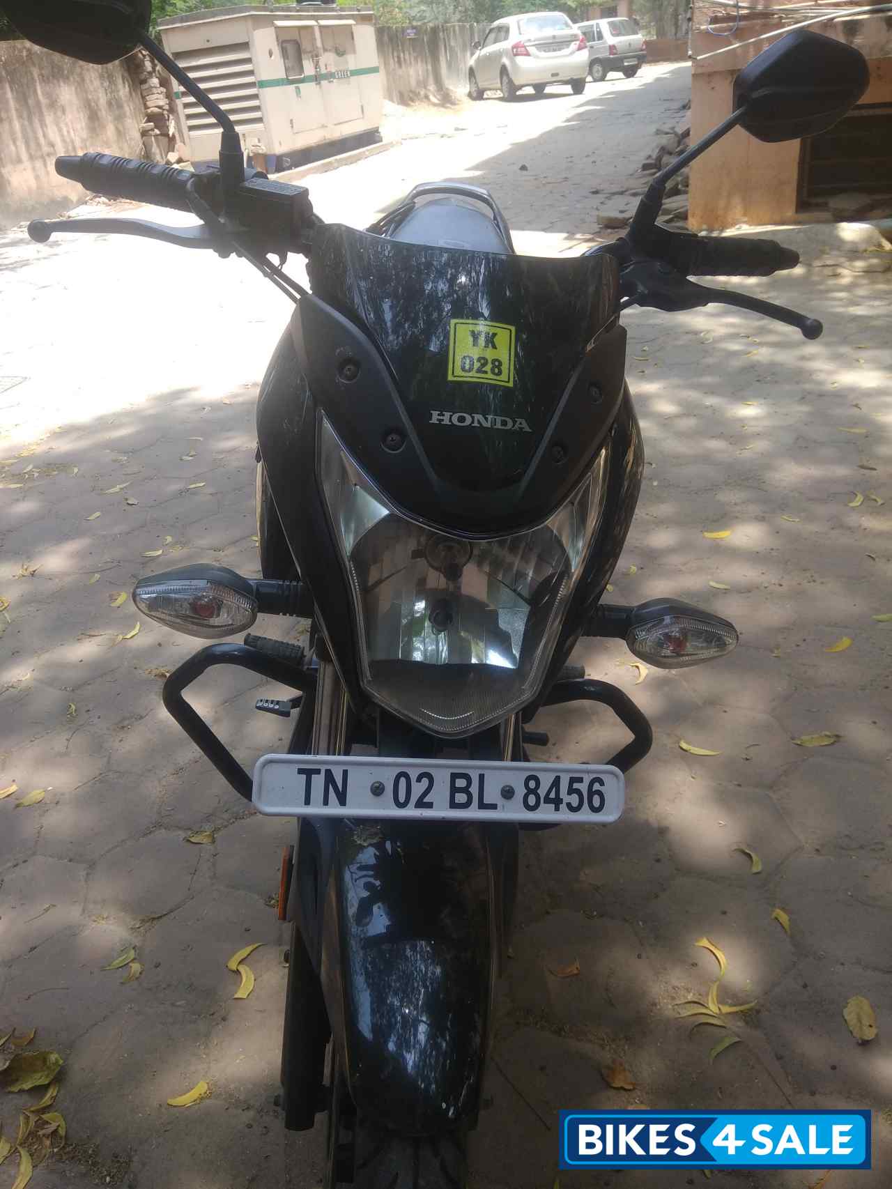 Black Honda CB Unicorn 160