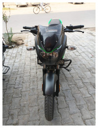 Black/green Bajaj Pulsar 125 Split Seat