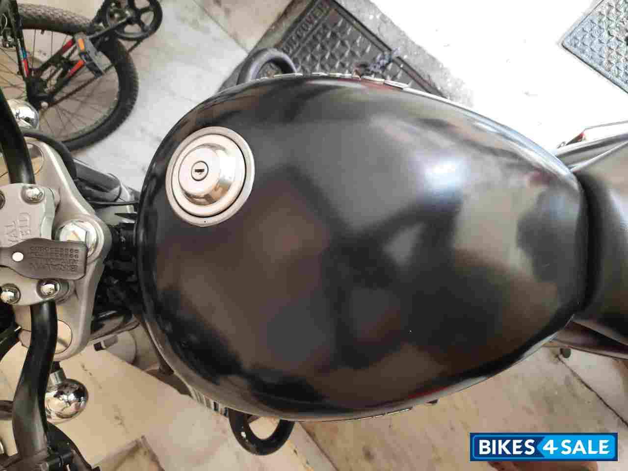 Matte Black Royal Enfield Thunderbird 350 Matte Black Royal Enfield Thunderbird 350