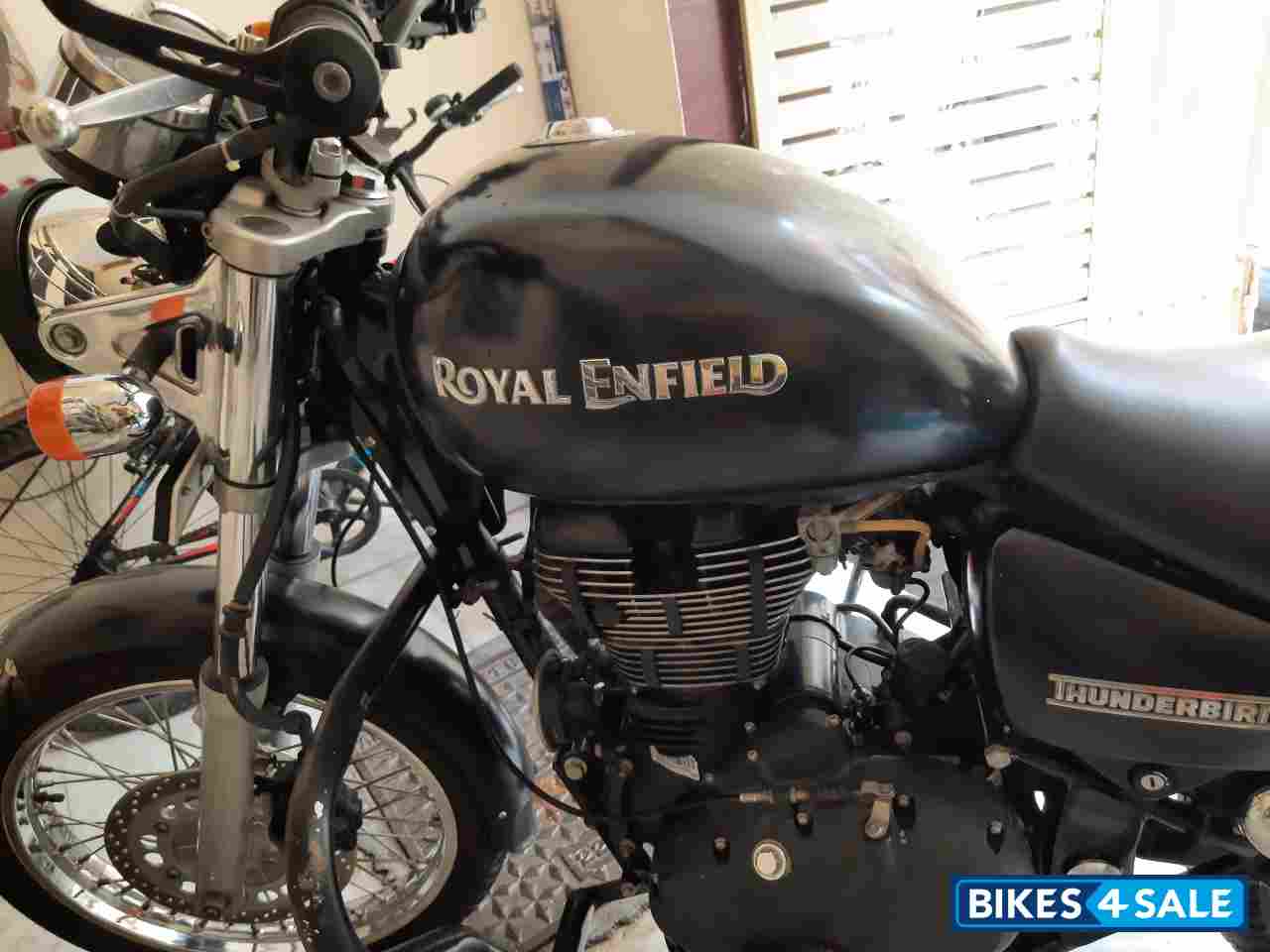 Matte Black Royal Enfield Thunderbird 350 Matte Black Royal Enfield Thunderbird 350