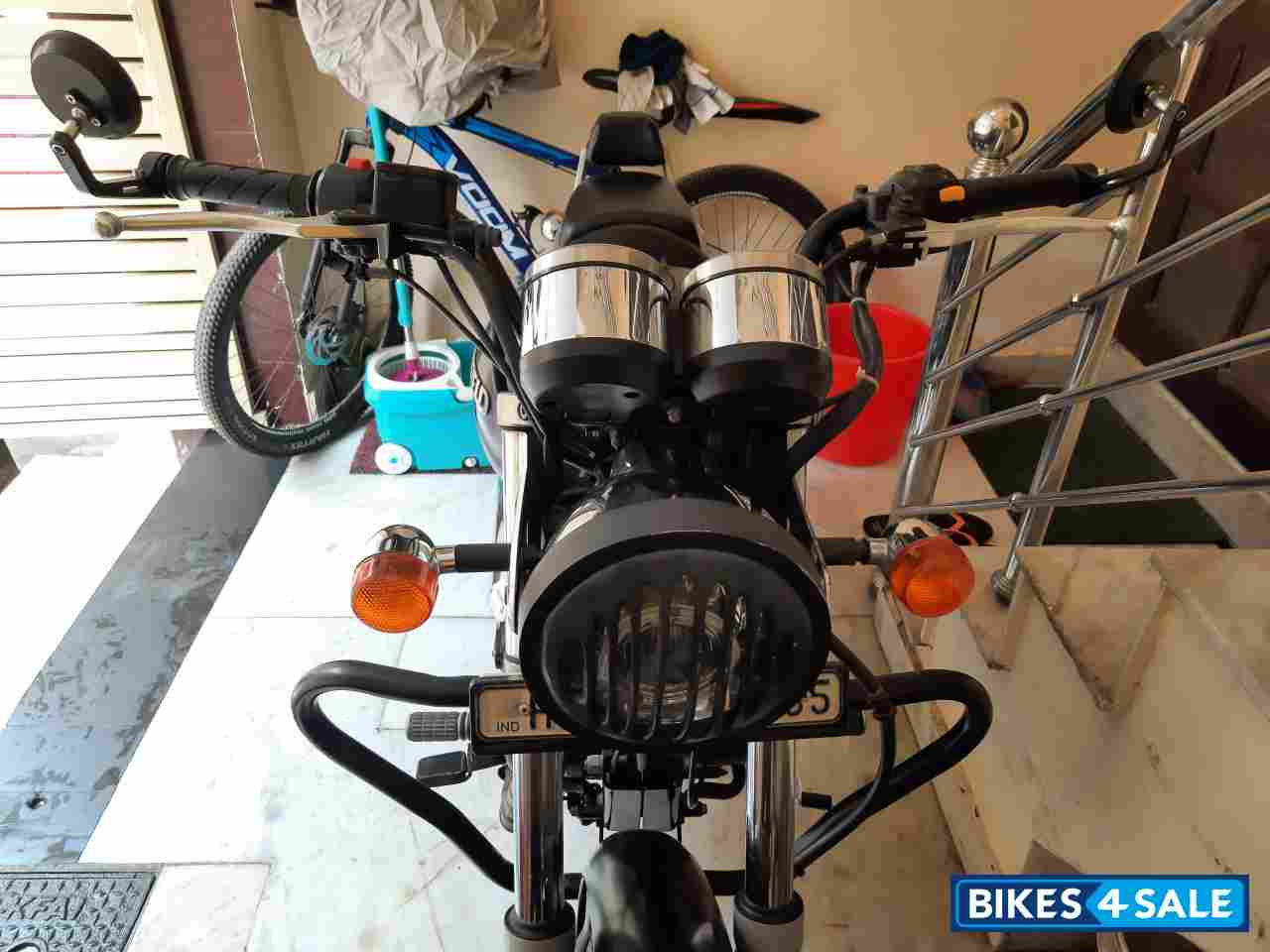 Matte Black Royal Enfield Thunderbird 350 Matte Black Royal Enfield Thunderbird 350