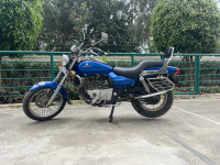 Blue Bajaj Avenger 220 DTS-i