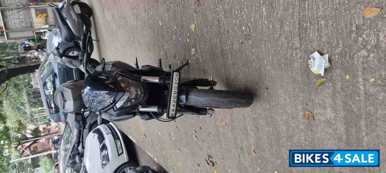 Black Bajaj Dominar 400 Disc