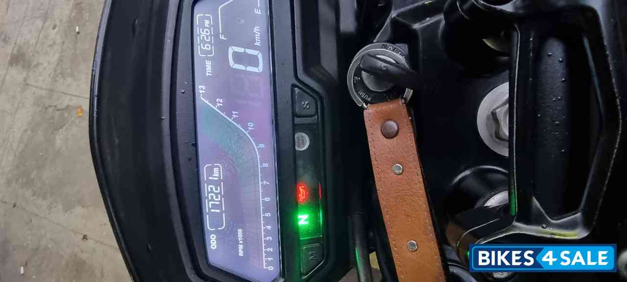 Black Bajaj Dominar 400 Disc