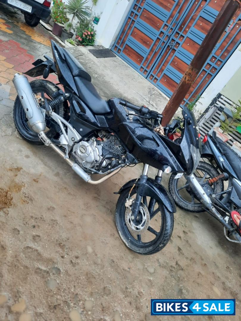 Bajaj Pulsar 220F