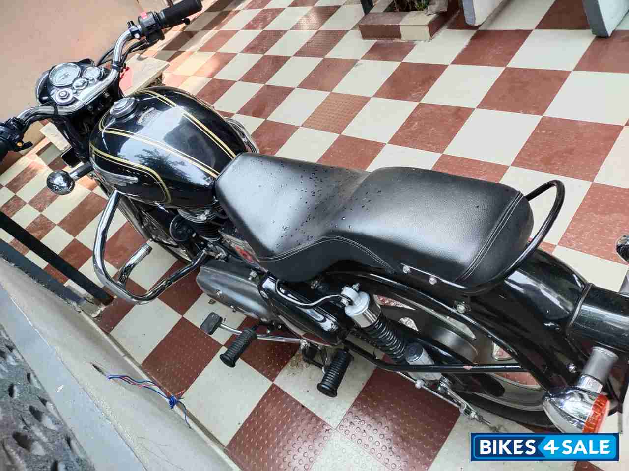 Black Royal Enfield Bullet 350