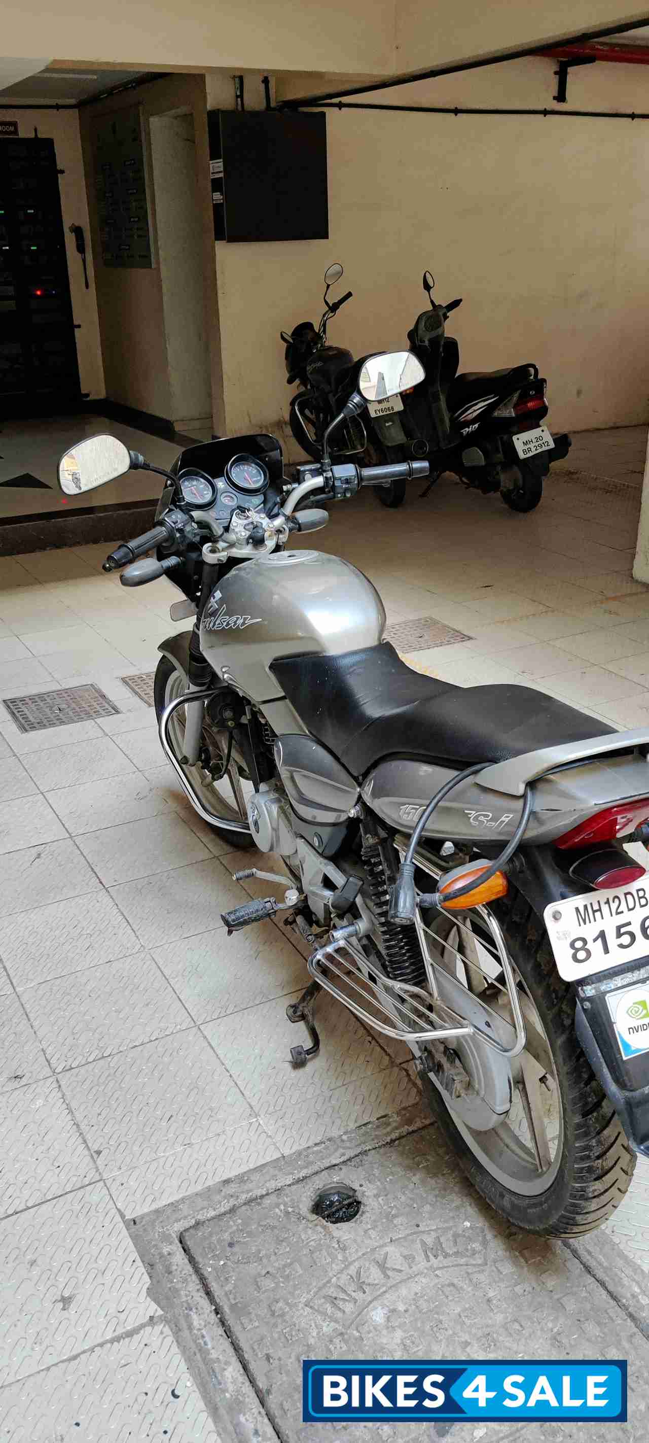 Silver Bajaj Pulsar 150 DTSi
