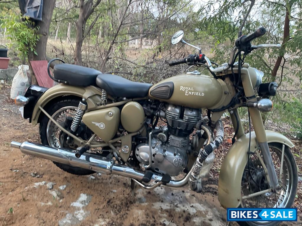 Brown Royal Enfield Classic Desert Storm