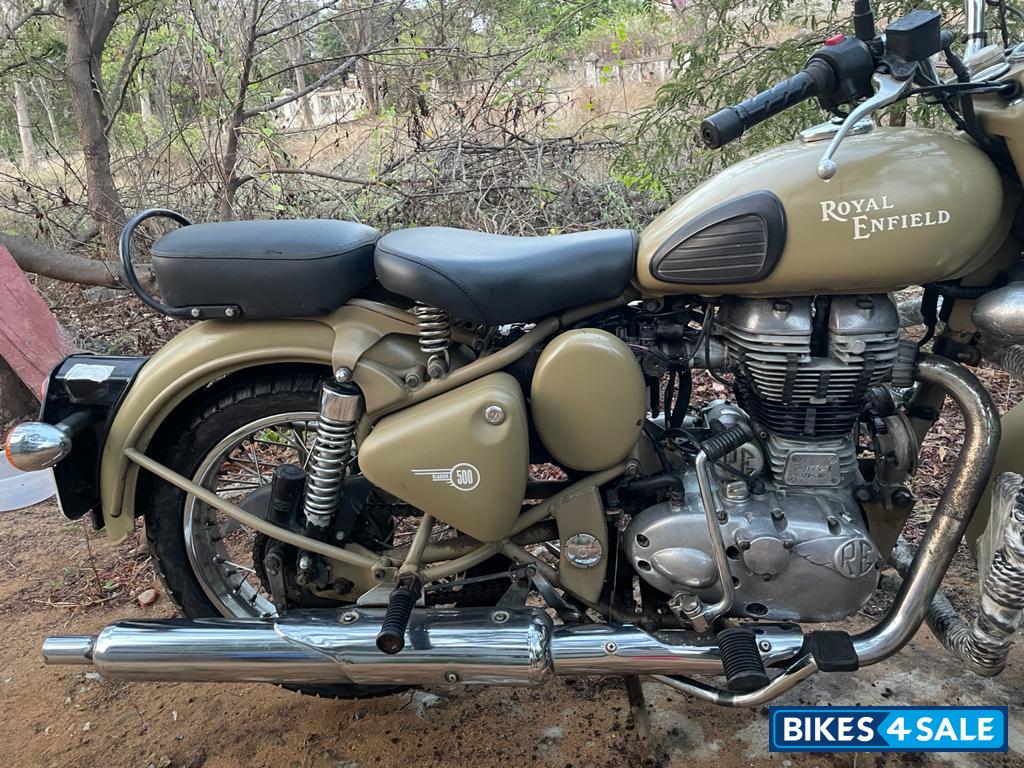 Brown Royal Enfield Classic Desert Storm