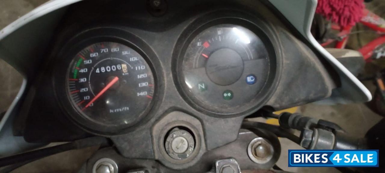 White Honda CB Shine