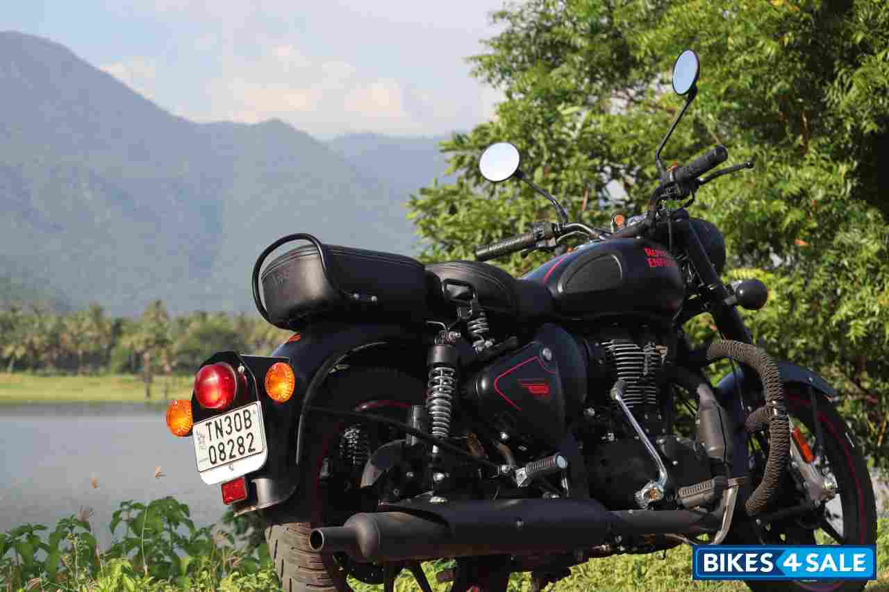 Royal Enfield Classic Stealth Black