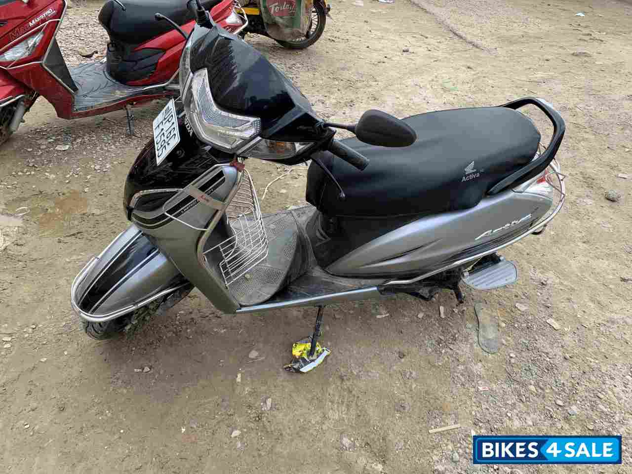 Black And Silver Honda Activa 5G Limited Edition