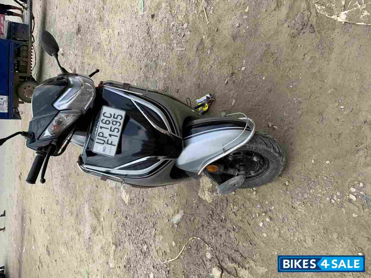 Black And Silver Honda Activa 5G Limited Edition