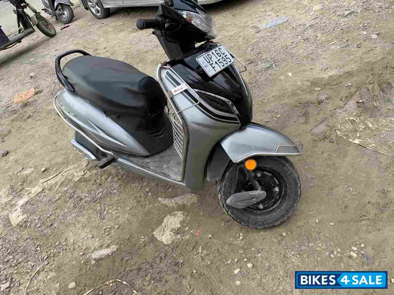 Black And Silver Honda Activa 5G Limited Edition
