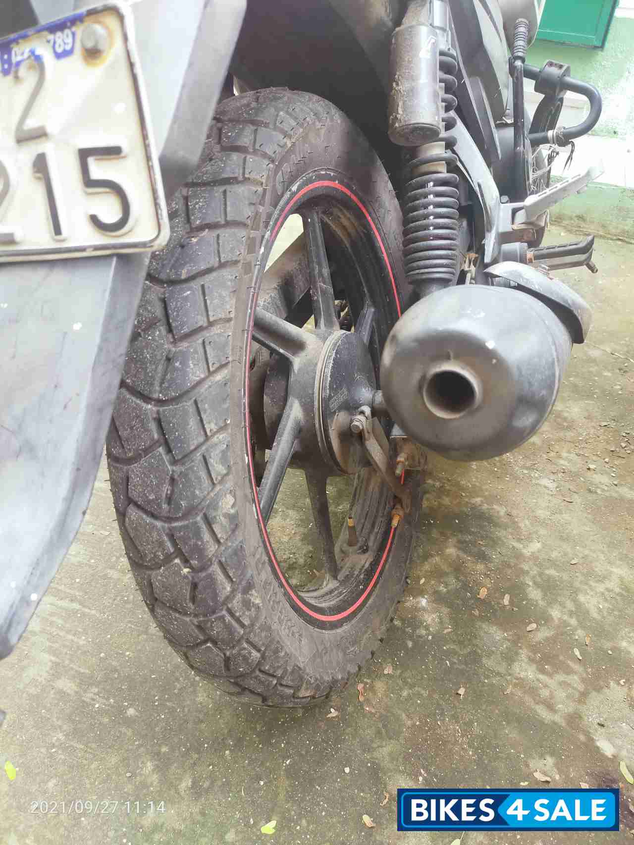 White TVS Apache RTR 160