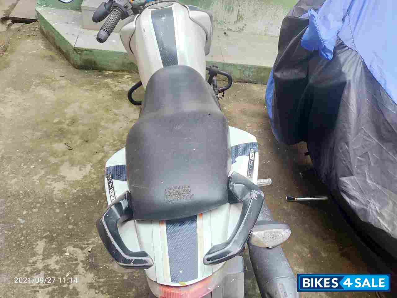 White TVS Apache RTR 160