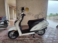 White Honda Activa 5G