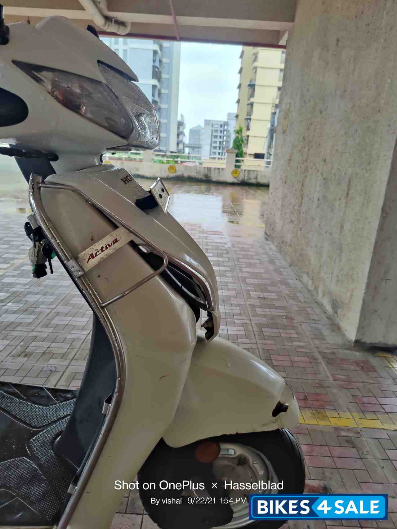 White Honda Activa 5G