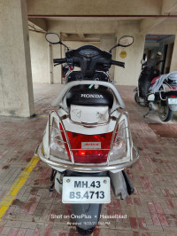 White Honda Activa 5G