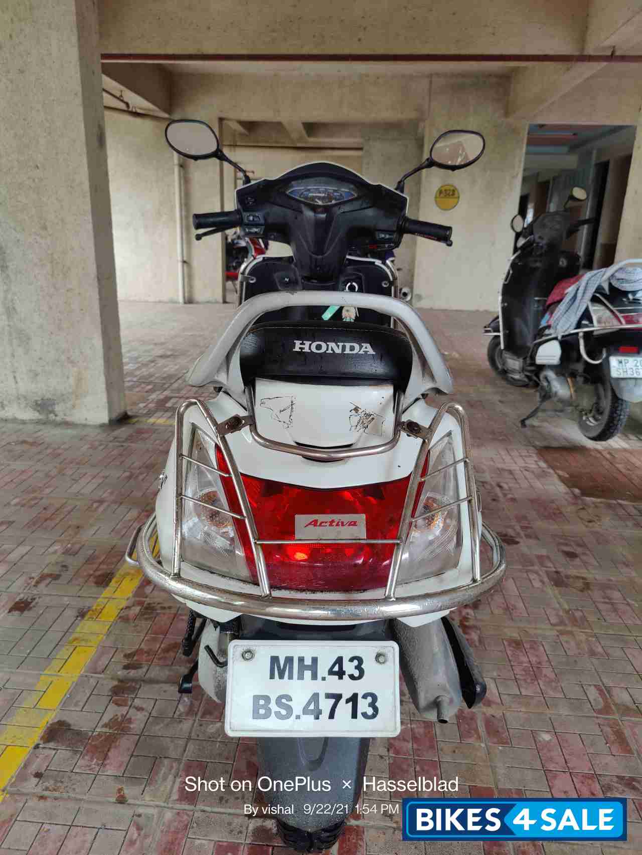 White Honda Activa 5G
