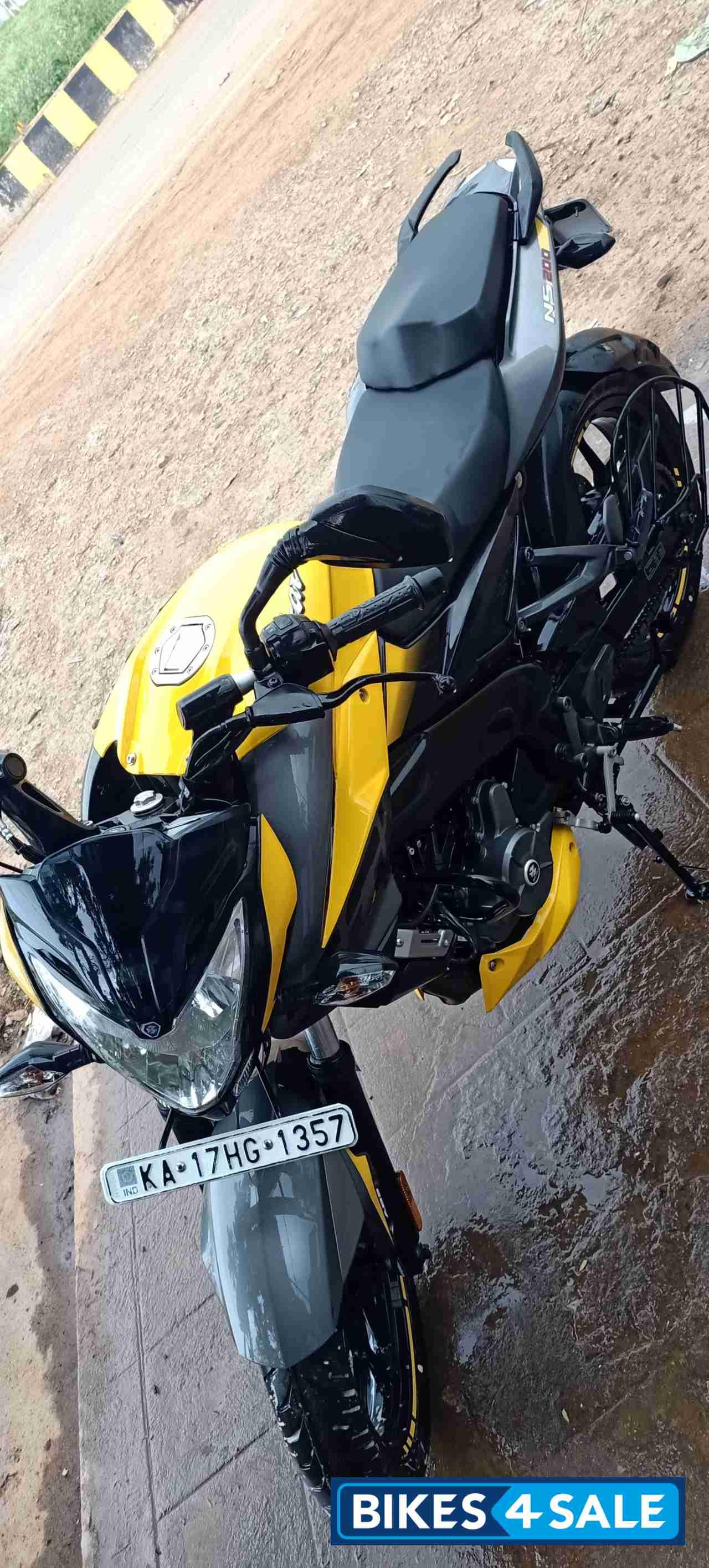 Bajaj Pulsar NS 200 BS6