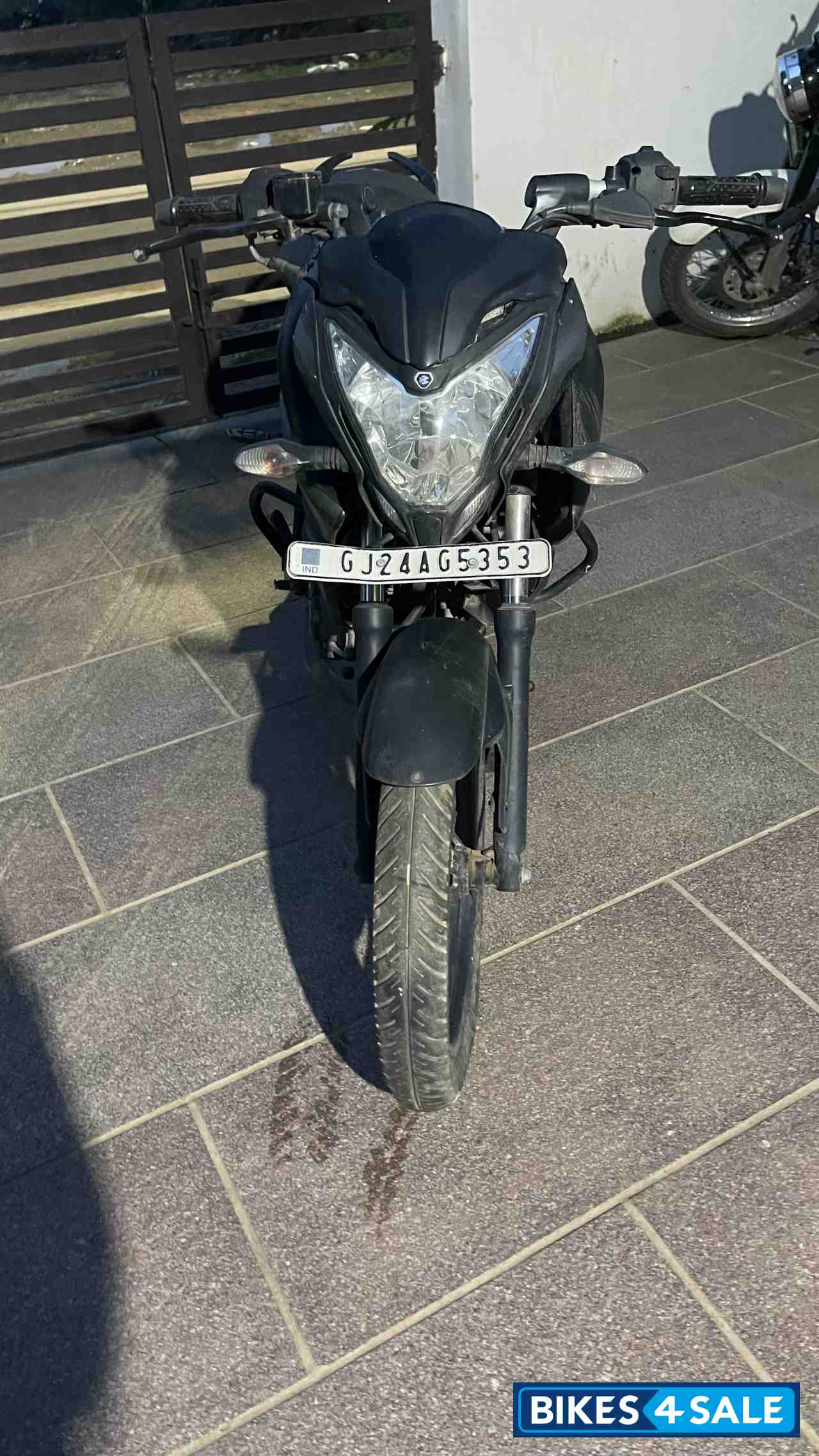 Gray Bajaj Pulsar NS 160