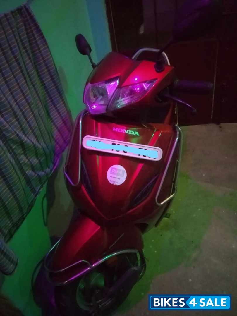 Red Honda Activa 4G