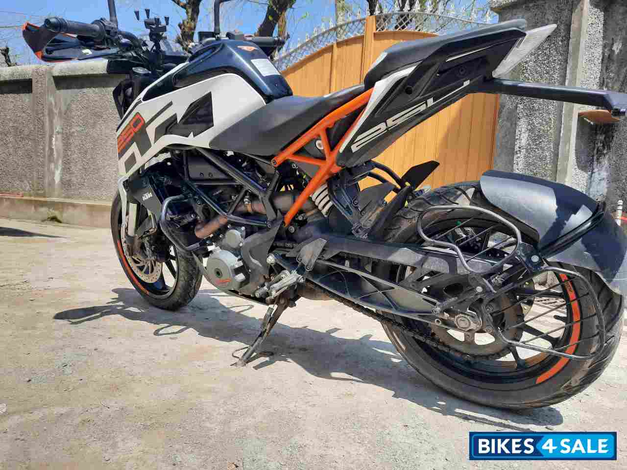 White KTM Duke 250