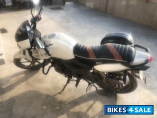 White TVS Apache RTR 180