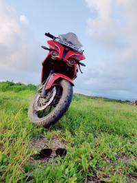 Bajaj Pulsar RS 200 ABS