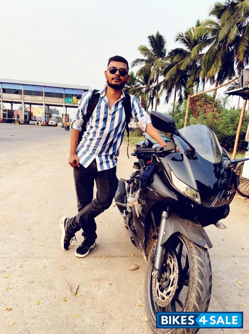 Mat Black Yamaha YZF R15 V3