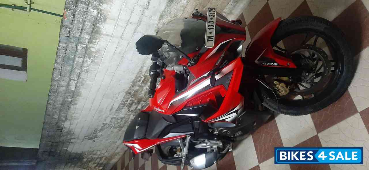 Bajaj Pulsar RS 200