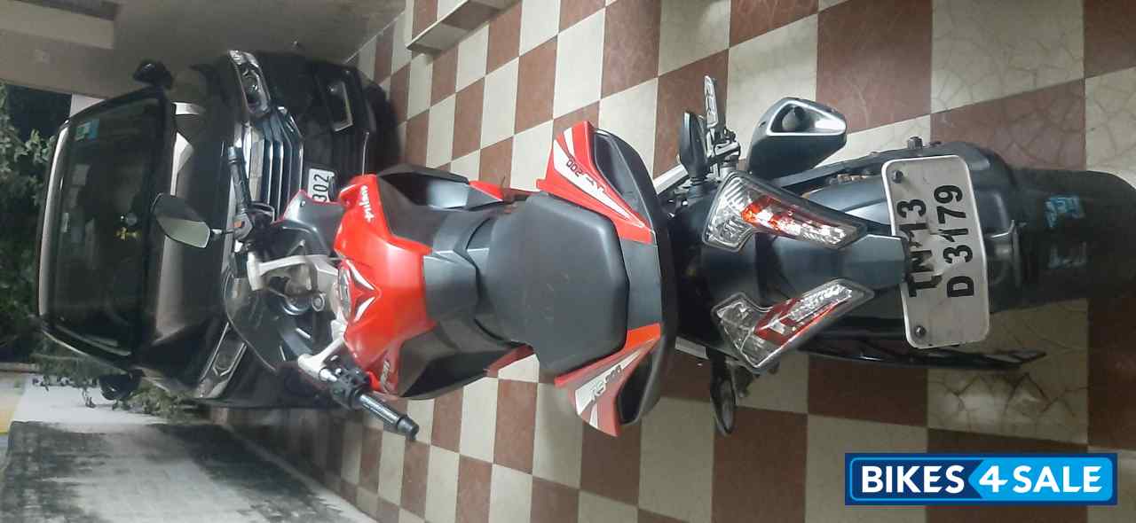 Bajaj Pulsar RS 200