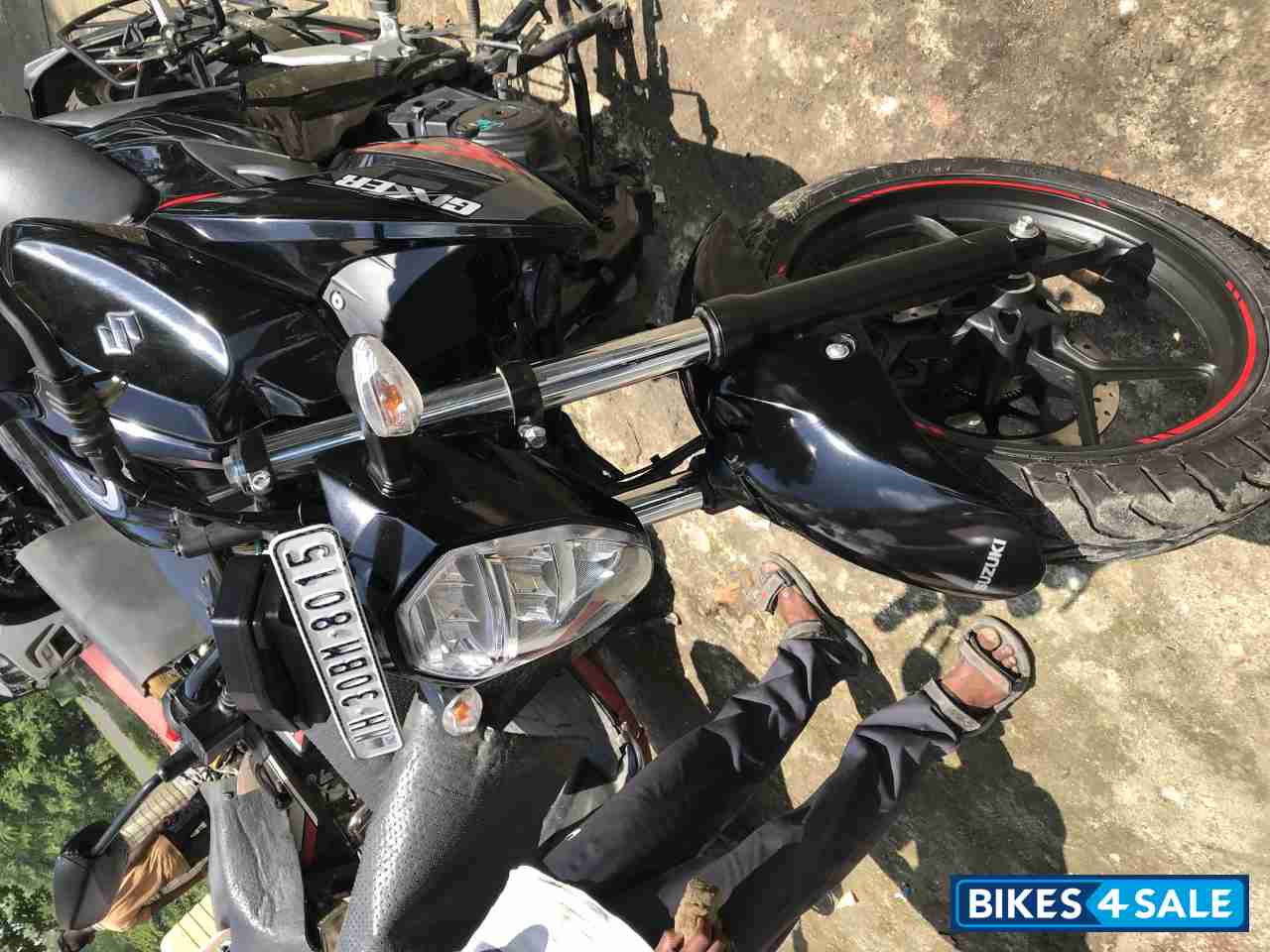 Black Suzuki Gixxer BS6