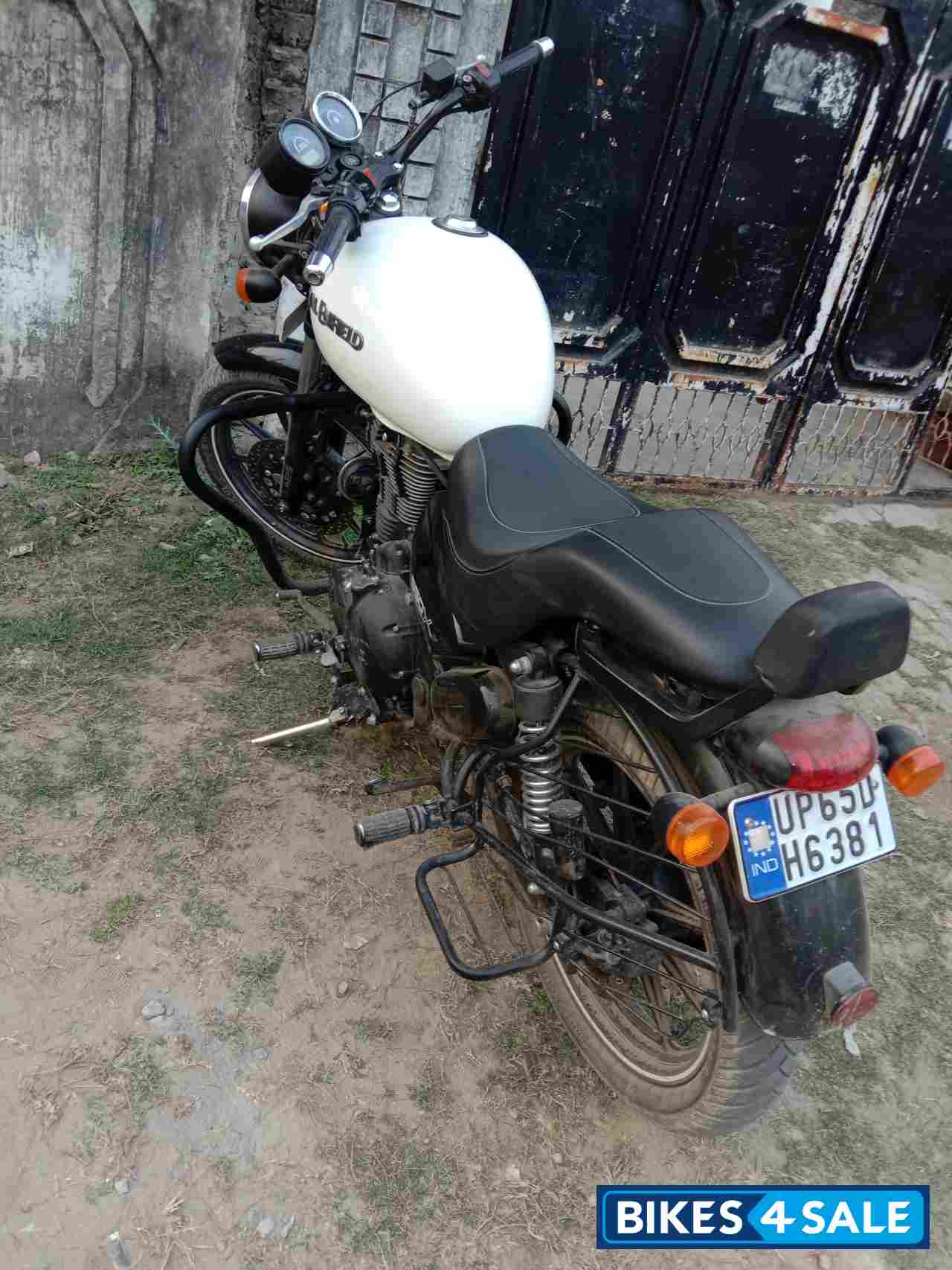 White Royal Enfield Thunderbird X 350