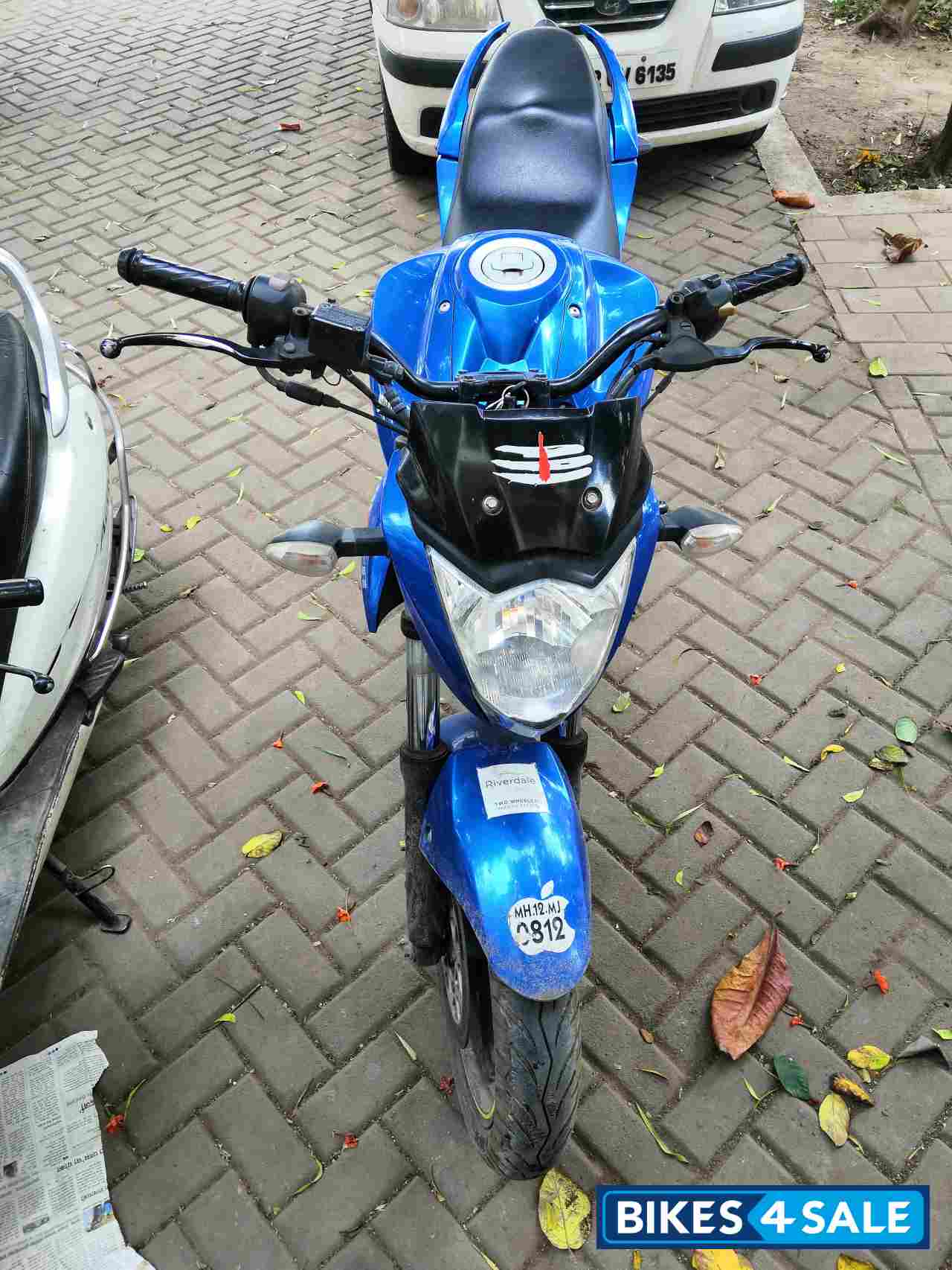 Metallic Blue Suzuki Gixxer 150