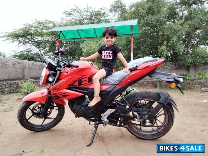 Red Suzuki Gixxer SF BS6