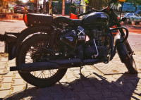Royal Enfield Classic Stealth Black