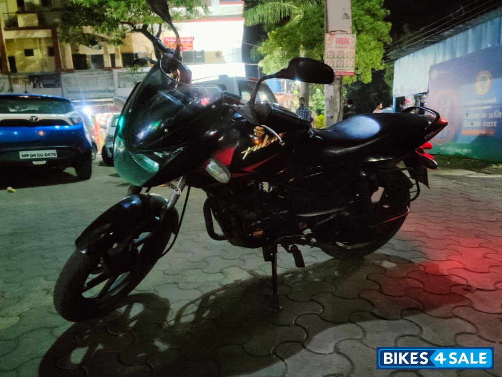 Black Red Bajaj Pulsar 150
