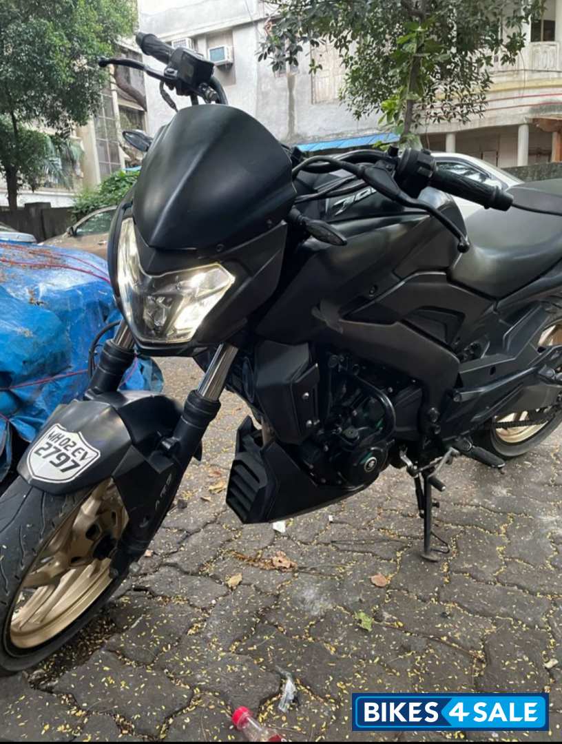 Rock Matte Black Bajaj Dominar 400 Disc