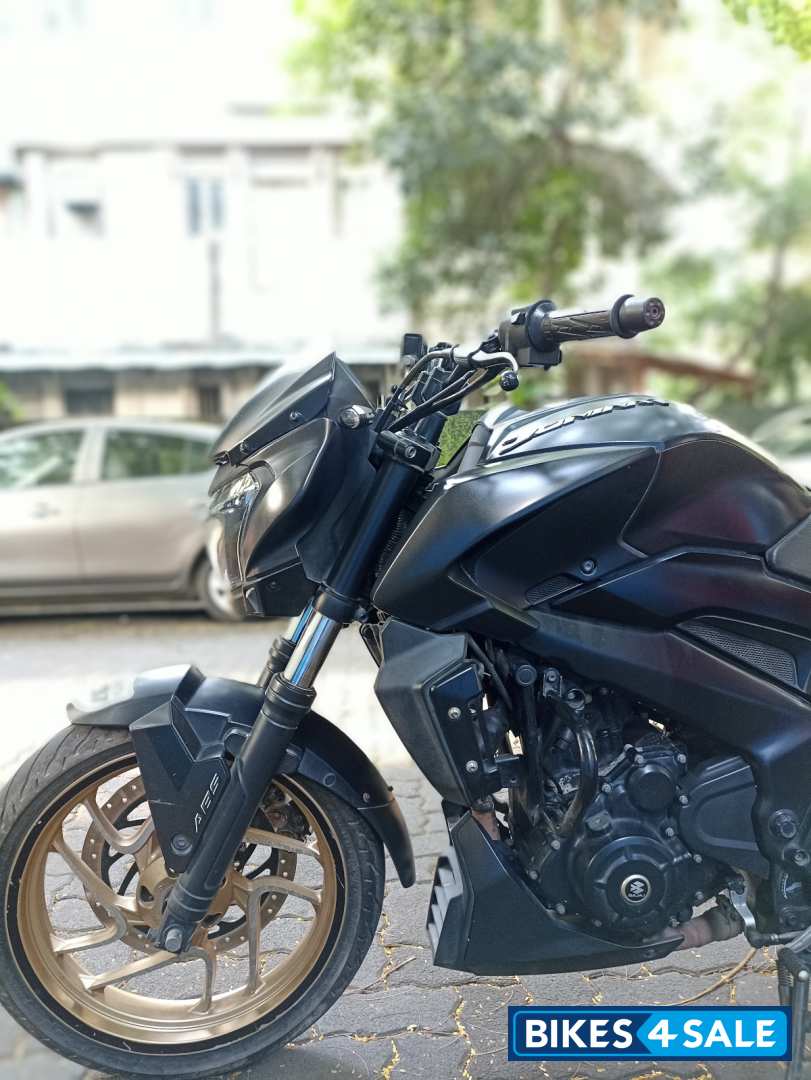 Rock Matte Black Bajaj Dominar 400 Disc