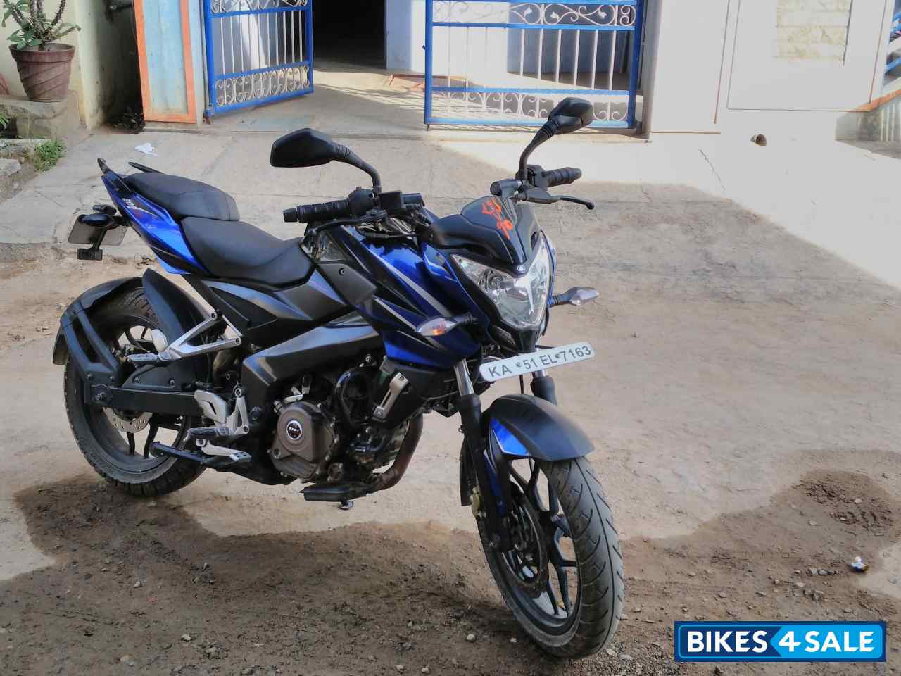 Bajaj Pulsar 200 NS